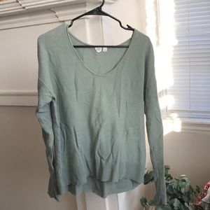 Gap sweater